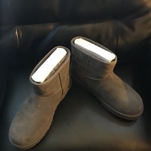 Ugg classic mini Grey Ugg print